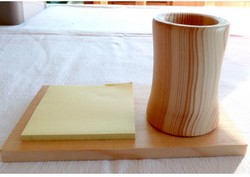 Porte stylos et son bloc note en bois de pin