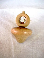 La toupie à lancer en bois hêtre