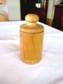 Le pot et son couvercle en bois de cerisier